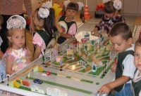 Настольно-напольная игра (магнитно-маркерный макет) "Азбука дорог" + комплект тематических магнитов - «globural.ru» - Клин